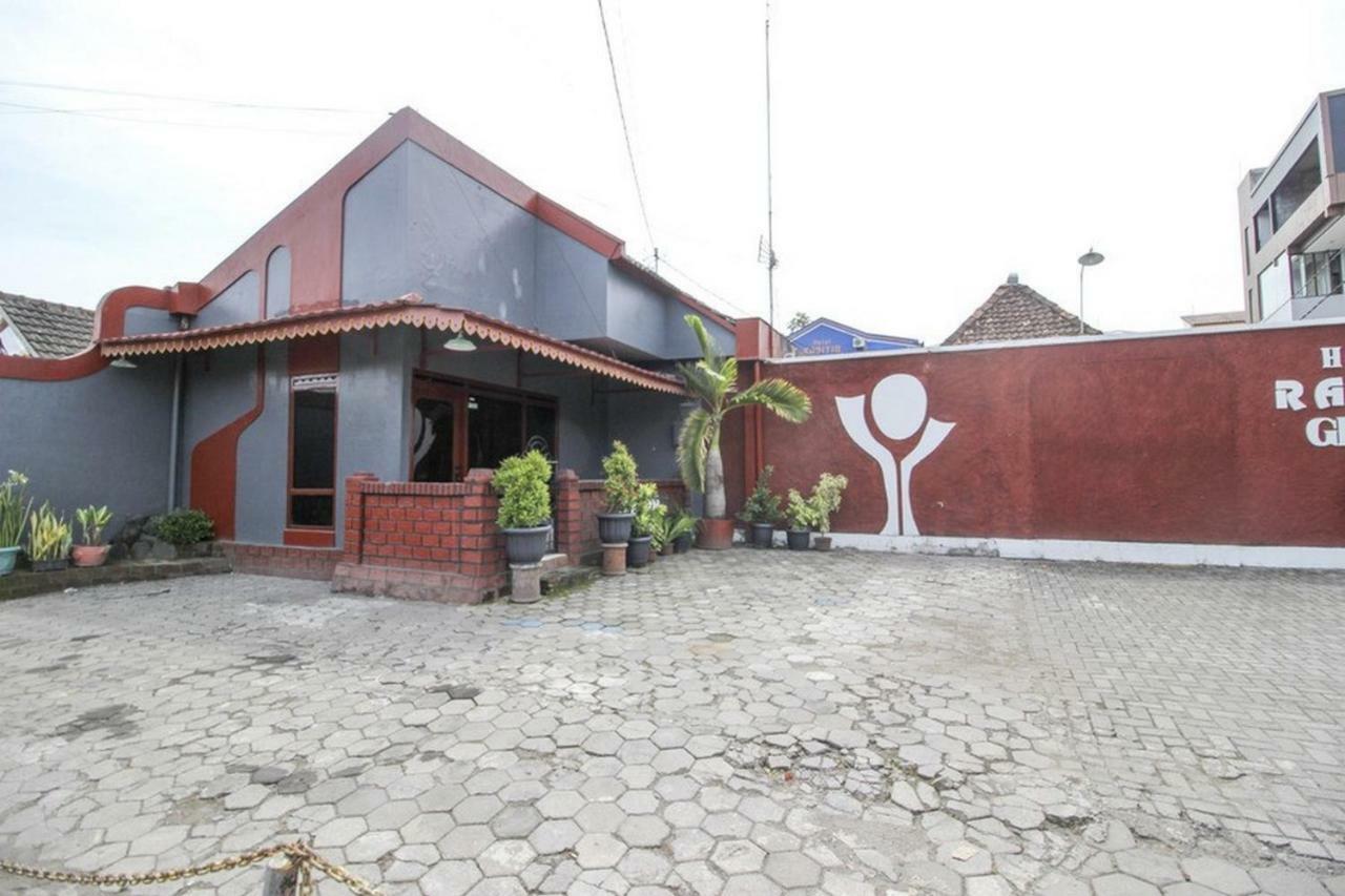 Hotel RedDoorz Syariah At Jalan Menteri Supeno Yogyakarta Exterior foto