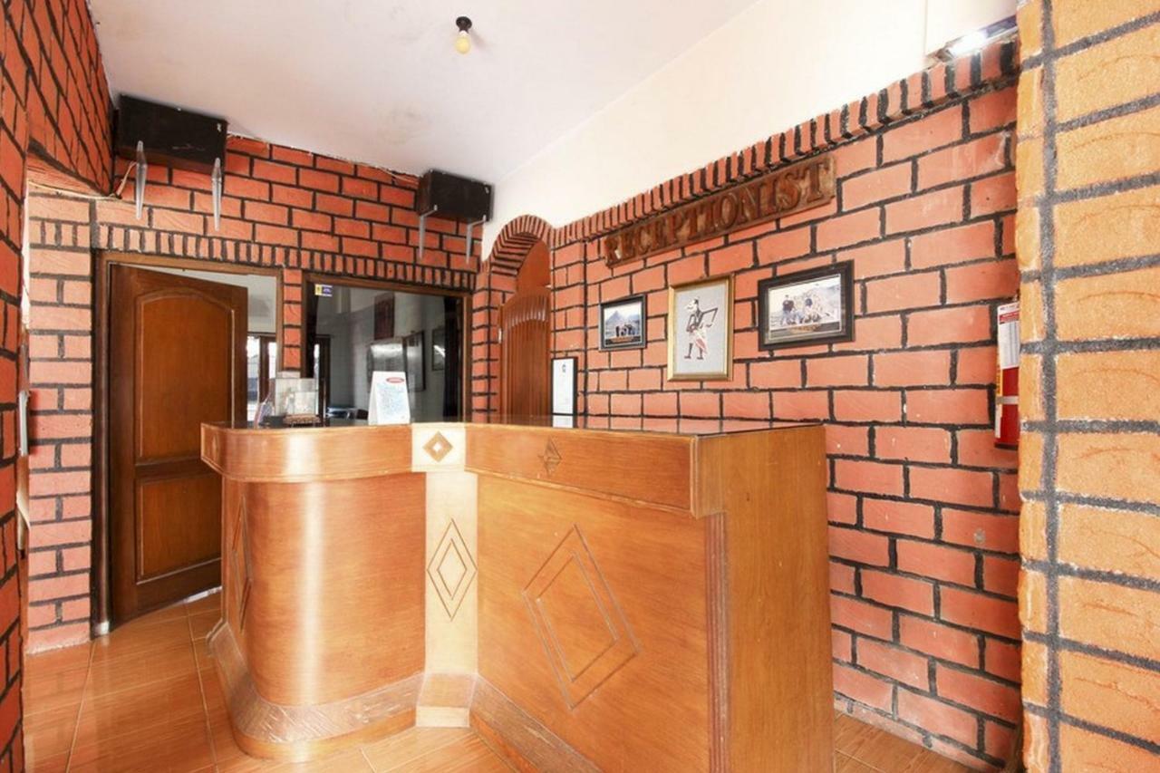 Hotel RedDoorz Syariah At Jalan Menteri Supeno Yogyakarta Exterior foto
