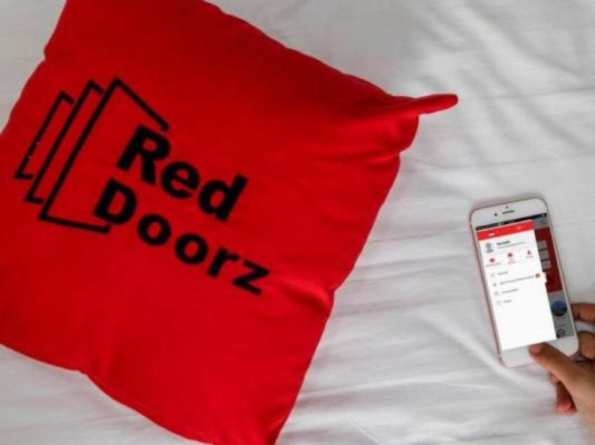 Hotel RedDoorz Syariah At Jalan Menteri Supeno Yogyakarta Exterior foto